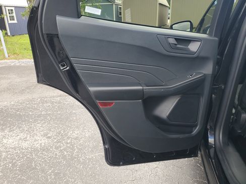 Used 2025 Ford Escape ST-Line image 22