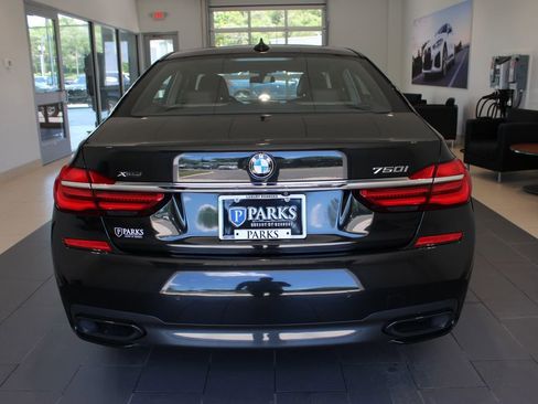 Used 2017 BMW 750i xDrive AWD/4WD image 26