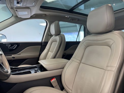 Used 2020 Lincoln Aviator Reserve w/ Equipment Group 201A image 15