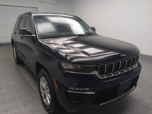 Used 2023 Jeep Grand Cherokee Limited AWD/4WD image 13