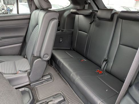 Certified 2024 Toyota Highlander XSE image 11