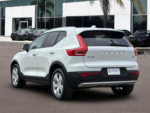 Used 2020 Volvo XC40 T5 Momentum image 5