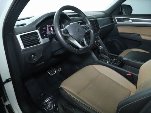 Used 2021 Volkswagen Atlas Cross Sport SEL R-Line w/ Luggage Net & Mats Package image 16