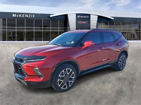 Used 2024 Chevrolet Blazer RS image 2