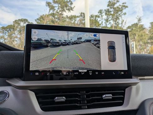 New 2026 Ford Explorer Active w/ Active Comfort Package image 24