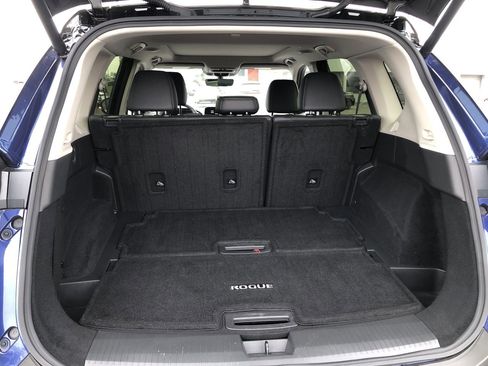 Used 2023 Nissan Rogue SL w/ SL Premium Package image 17