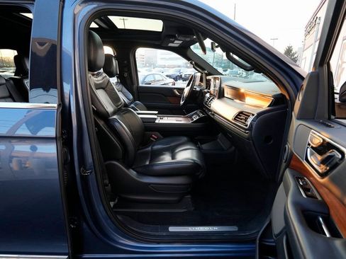 Used 2019 Lincoln Navigator Select image 34