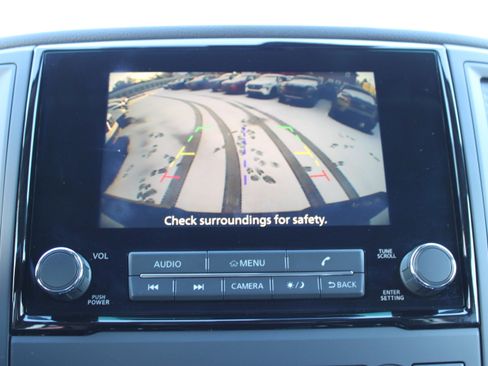 Certified 2024 Nissan Titan SV w/ SV Convenience Package image 24