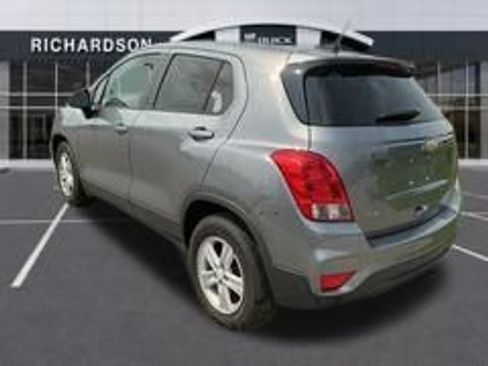 Used 2020 Chevrolet Trax LS w/ Tint and Cruise Package FWD image 5