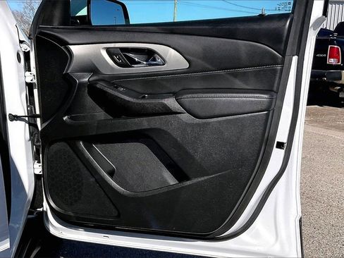 Used 2023 Chevrolet Traverse LT image 29