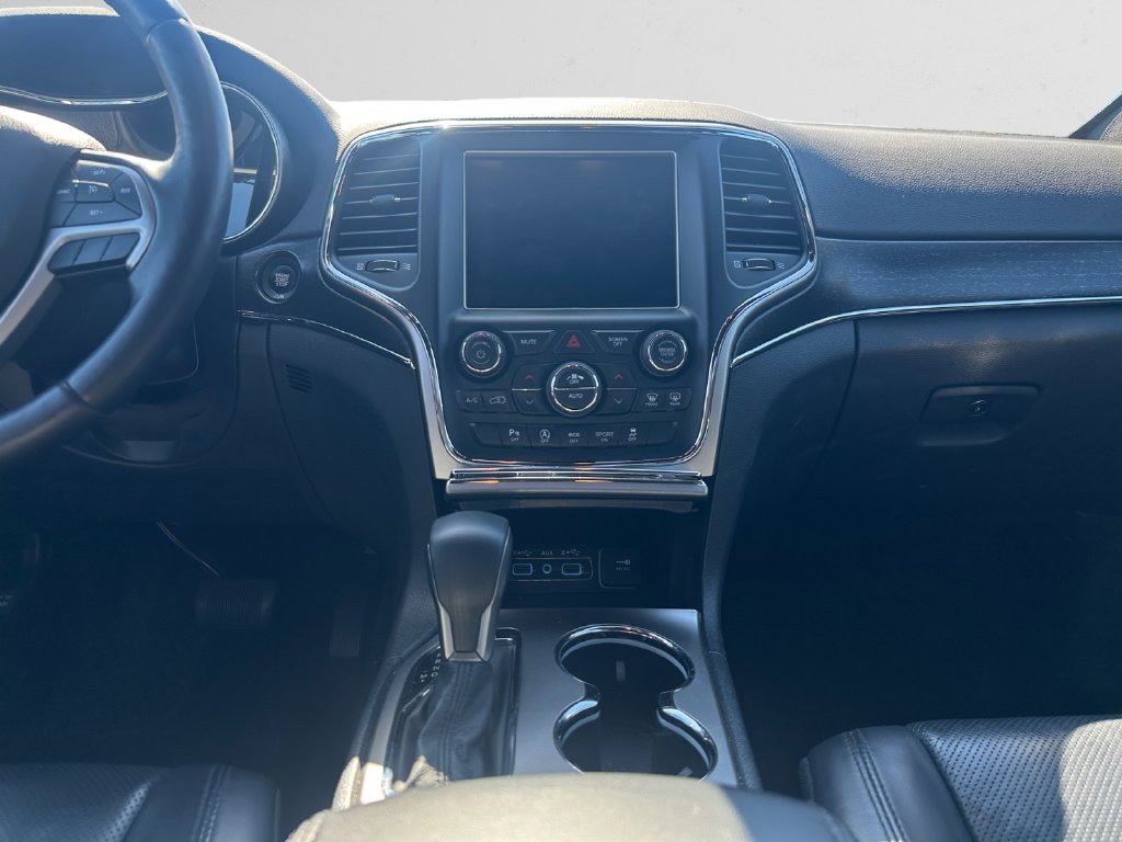 Used 2018 Jeep Grand Cherokee Limited w/ Luxury Group II AWD/4WD image 13