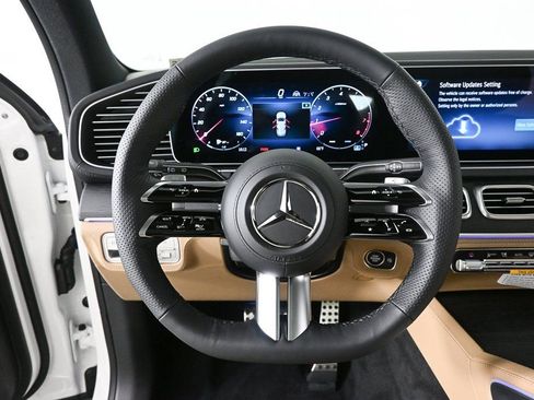 New 2026 Mercedes-Benz GLS 580 4MATIC image 2