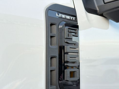 Used 2024 Ford F250 Lariat w/ Lariat Ultimate Package AWD/4WD image 15