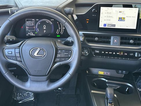 Certified 2025 Lexus UX 300h FWD w/ Accessory Package (Z2) image 28