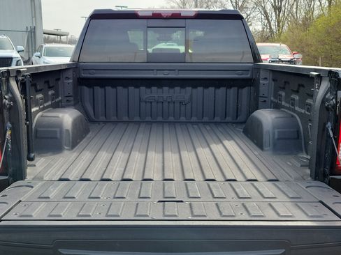 Used 2023 GMC Sierra 1500 AT4 w/ Technology Package image 8