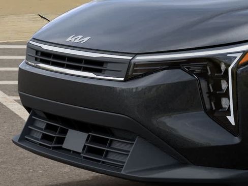 New 2026 Kia K4 FWD image 12