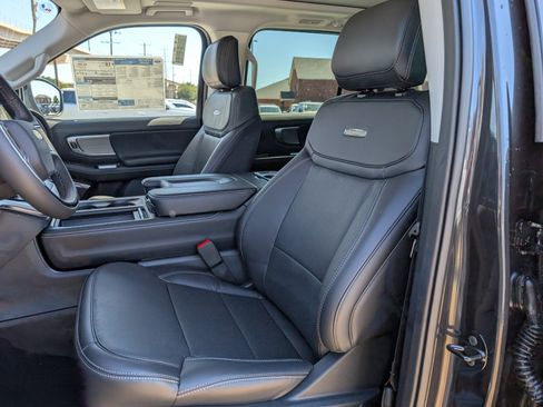 New 2025 Ford Expedition Platinum w/ Driver's Package image 22