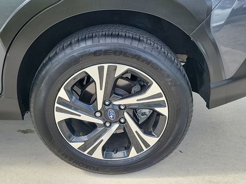 Used 2024 Subaru Crosstrek 2.0i Premium image 4