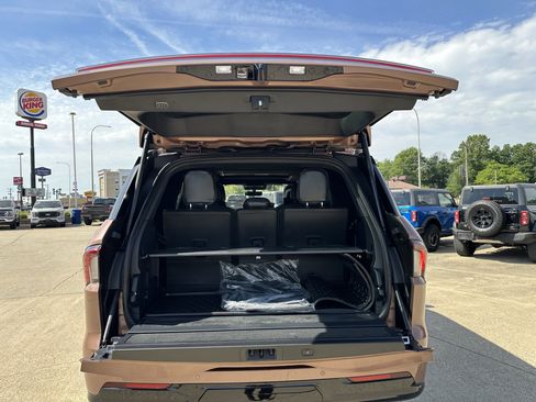 Used 2025 Lincoln Navigator Black Label AWD/4WD image 14