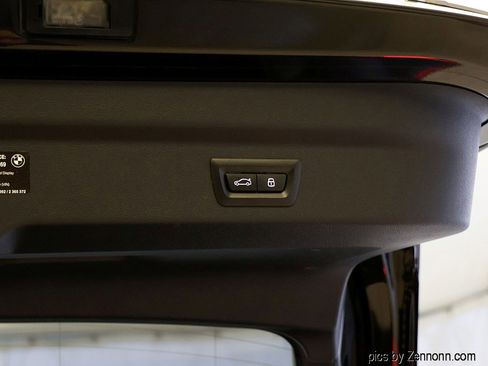 Certified 2025 BMW X2 xDrive28i image 31