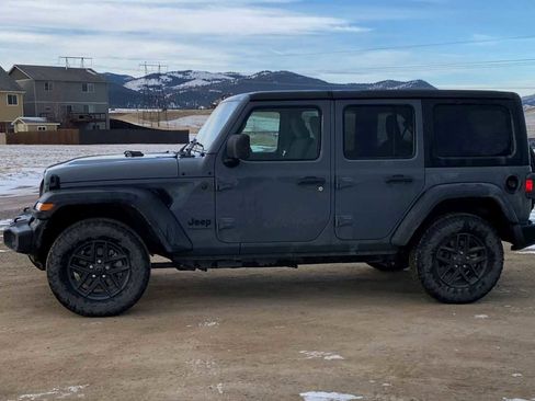 Used 2024 Jeep Wrangler Sport S image 5