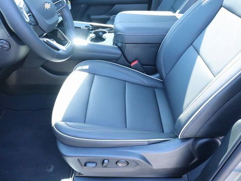 New 2026 Chevrolet Suburban Premier image 11