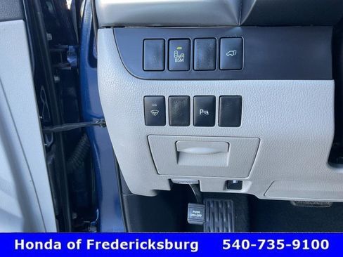 Used 2015 Toyota Highlander Limited AWD/4WD image 42