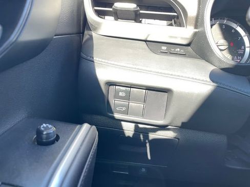 Used 2020 Toyota Highlander LE AWD/4WD image 24