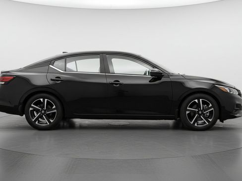 Used 2025 Nissan Sentra SV FWD image 11