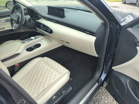 Used 2023 Genesis GV70 3.5T Sport w/ Sport Prestige Package AWD/4WD image 37