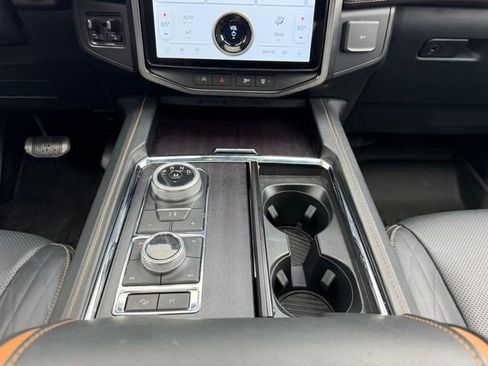 Used 2022 Ford Expedition Platinum AWD/4WD image 18