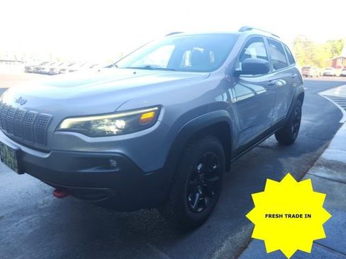 Used 2019 Jeep Cherokee Trailhawk image 3