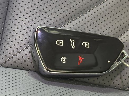 Used 2026 Volkswagen Tiguan SE AWD/4WD image 26