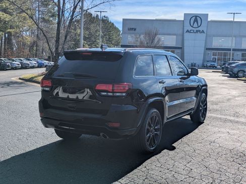 Used 2019 Jeep Grand Cherokee Altitude image 5