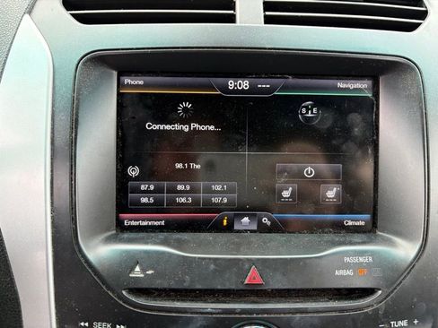 Used 2015 Ford Explorer XLT w/ Equipment Group 201A image 7