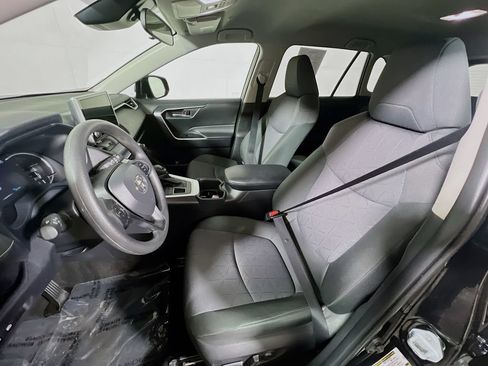 Certified 2025 Toyota RAV4 XLE AWD/4WD image 17