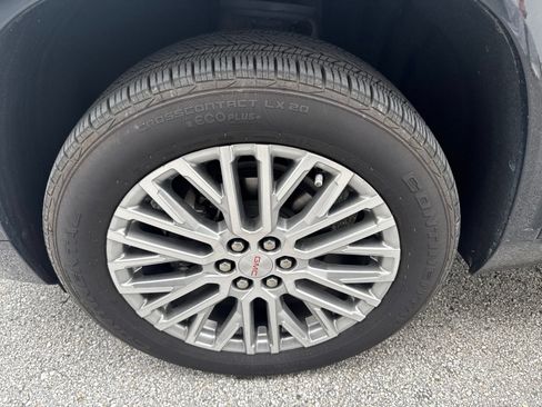 Used 2025 GMC Acadia Denali FWD image 7
