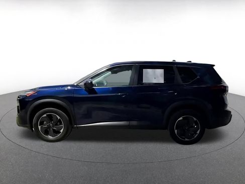 Used 2025 Nissan Rogue SV FWD image 9