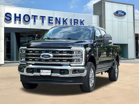 Used 2023 Ford F250 Lariat w/ Lariat Ultimate Package AWD/4WD image 3