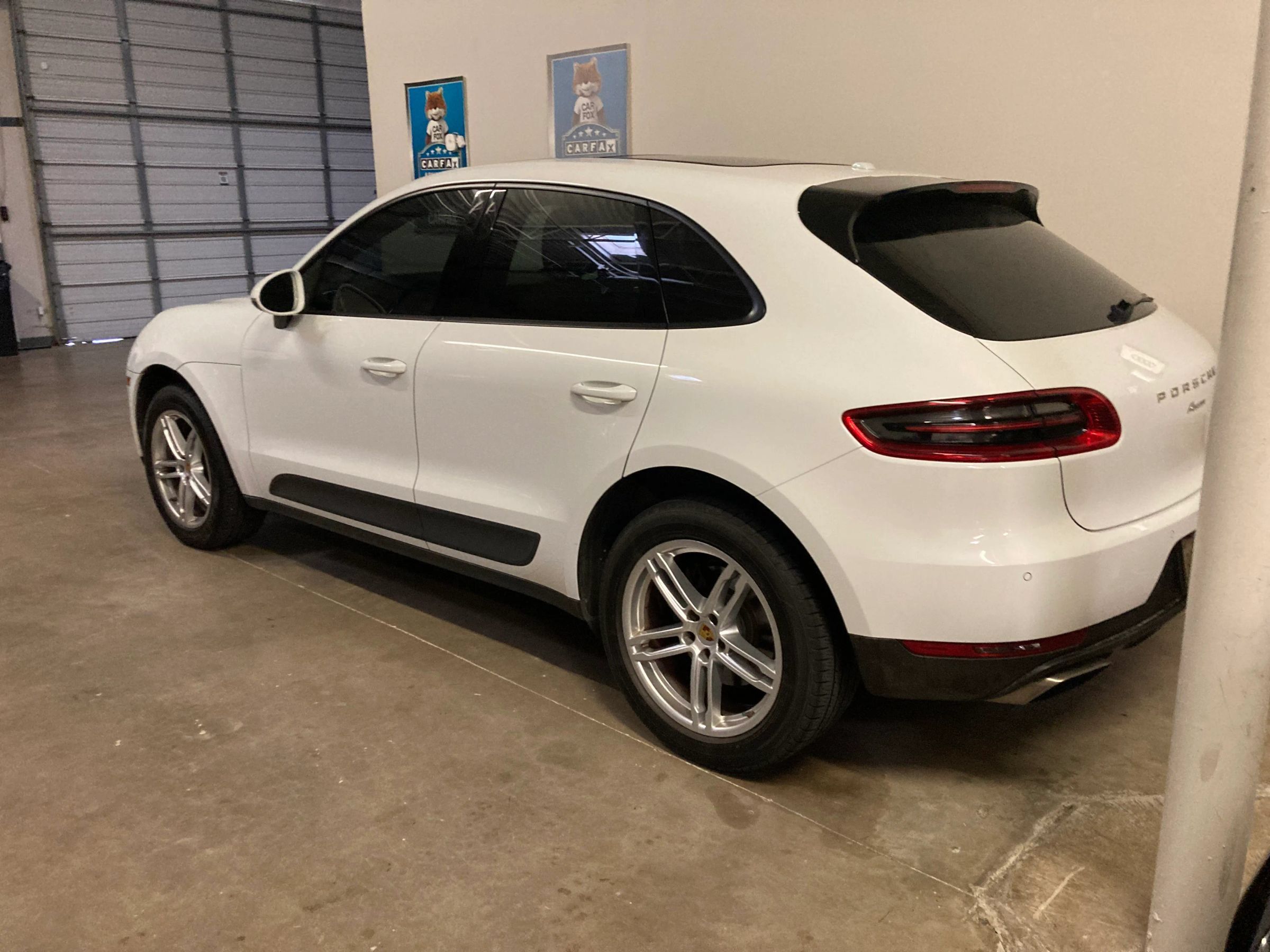 Used 2018 Porsche Macan AWD/4WD image 25
