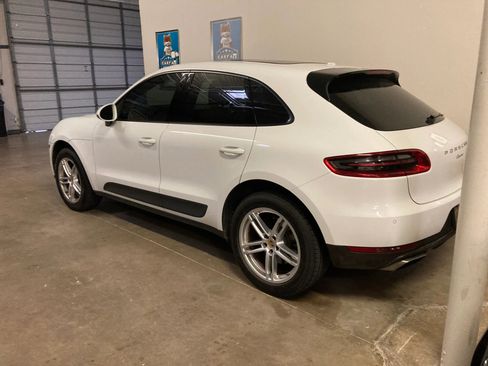 Used 2018 Porsche Macan AWD/4WD image 25