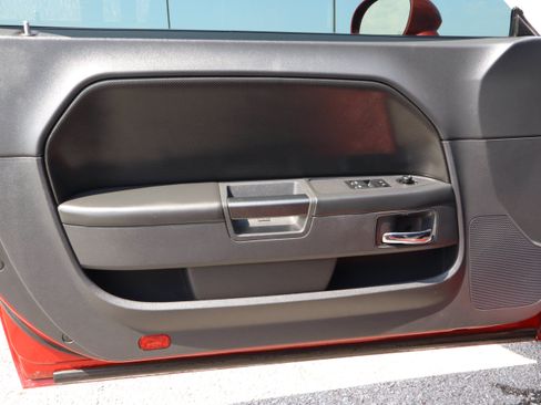 Used 2009 Dodge Challenger R/T RWD image 13