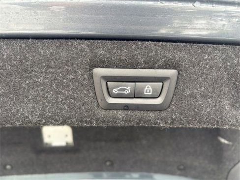 Used 2022 BMW 530i xDrive w/ Premium Package image 16