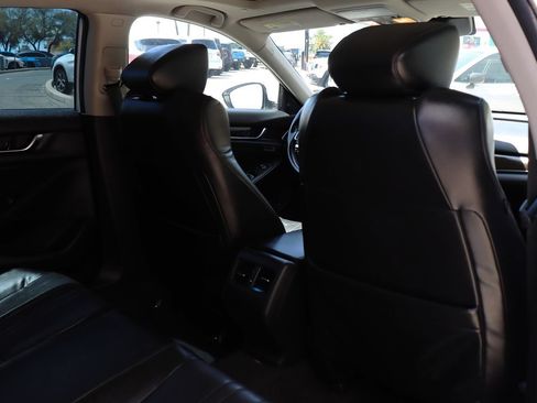 Used 2018 Honda Accord Touring image 28