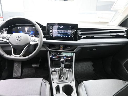 New 2026 Volkswagen Jetta SE image 9