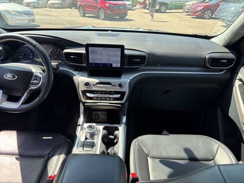 Used 2023 Ford Explorer XLT w/ Equipment Group 202A image 10