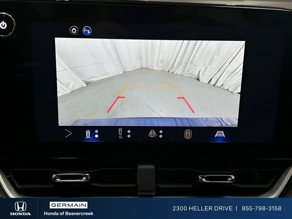 Used 2025 Chevrolet Equinox LT w/ Safety and Technology Package FWD image 19