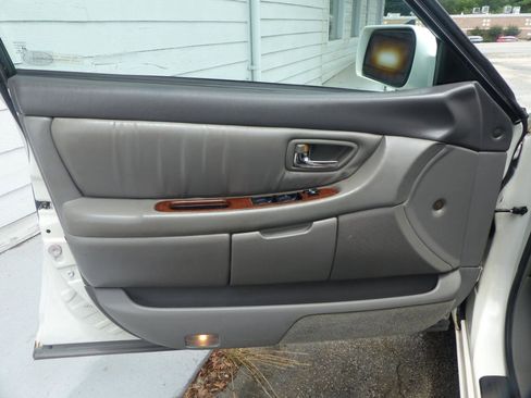Used 2004 Toyota Avalon XL FWD image 16