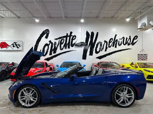 Used 2017 Chevrolet Corvette Stingray Convertible RWD image 2