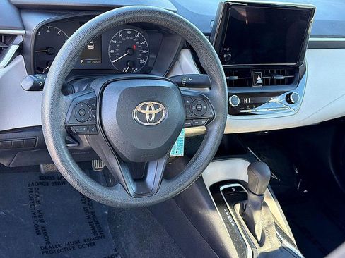 Used 2023 Toyota Corolla LE image 7